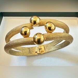 Vintage Gold-Plated Statement Cuff Bracelet – Bold & Elegant